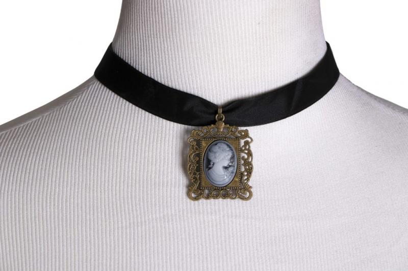 Cameo choker 2024