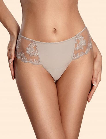 Fiona Seamless Back Brazilian Thong - Cappuccino -